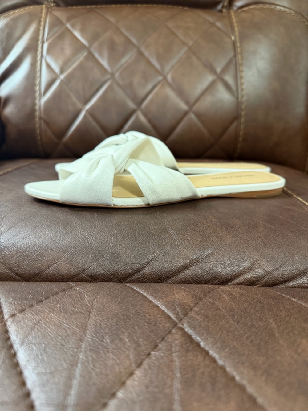 Veronica Beard White Leather Knotted Slide Sandals - Picture 3 of 11
